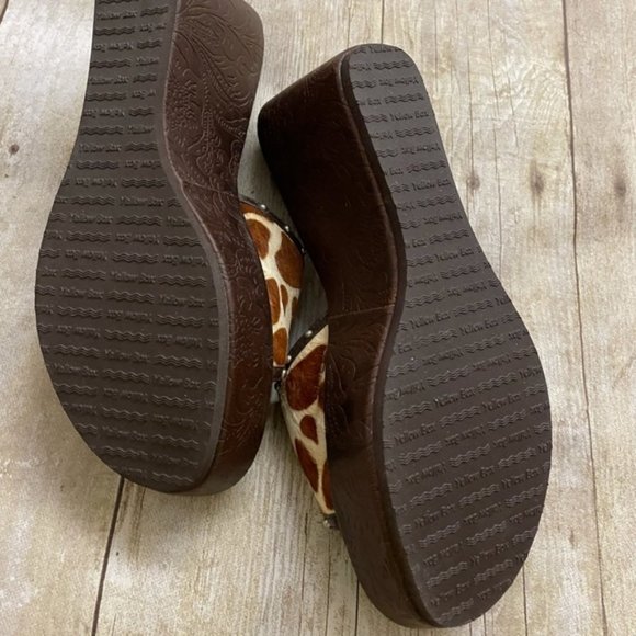 Yellow Box Giraffe Print Calf Hair Wedge Sandals SZ 8 - Picture 4 of 4